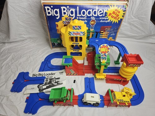 1994 TOMY Big Big Loader Construction Set INCOMPLETE PLEASE READ