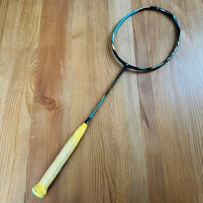 【Schlechter Zustand】YONEX ASTROX 88S SPIEL