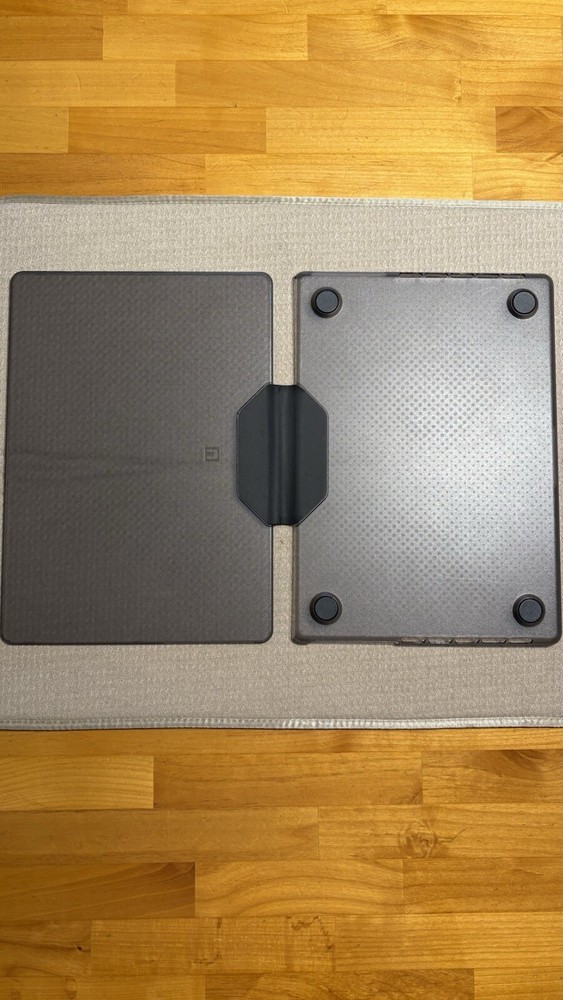 URBAN ARMOR GEAR MacBook Pro 14 inch Case 2021-2024 – Smoked Gray