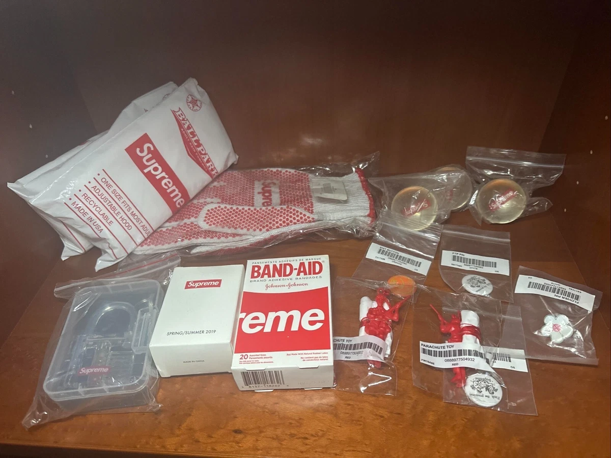 Supreme, Accessories