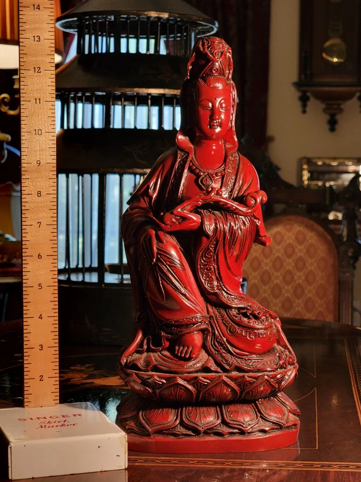 GRAN ESTATUA DE BUDDHA 13.5" Kwan-yin Guanyin Bodhisattva Buey Rojo Resina de Sangre PESADA Foto 2 de 4