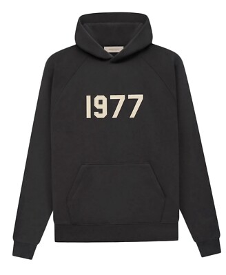 ESSENTIALS 1977セットアップ FOG ESSENTIALS】 本家“Fear of God”を彷彿とさせる1977シリーズ