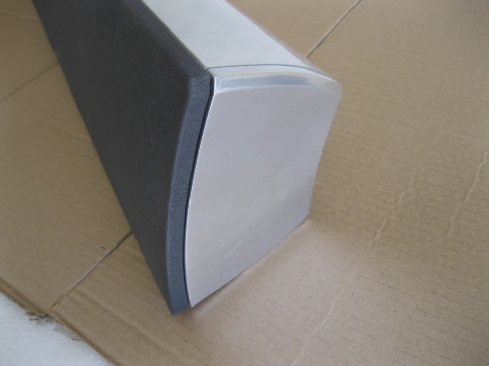 Altavoz central Definitive Technology aluminio MYTHOS THREE con soporte de pared Foto 4 de 4