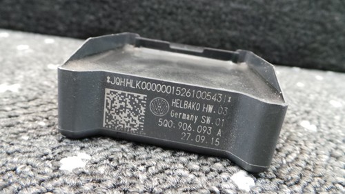 2L118B18 * VW Sportsvan  5Q0906093A  Steuergerät  Kraftstoffpumpe