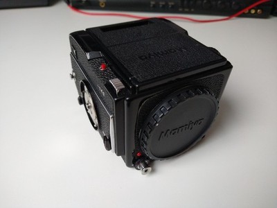 Mamiya M645 Mittelformat-Kamera ohne Prismensucher