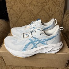 ASICS Men's Novablast 5 Running Shoes, Arctic Blue/Aegean Blue Size 8 No Insoles