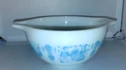 Pyrex Amish Butterprint Cinderella 1-1/2 PT 441 Mixing Bowl White & Turquoise