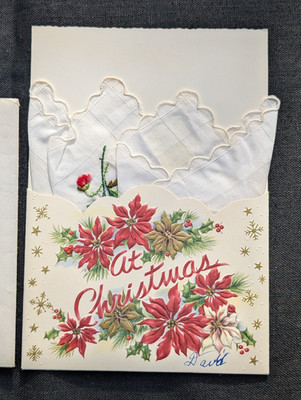 VTG TREASURE MASTERS MINNEAPOLIS NOS DESCO HANKY RED FLOWERS CHRISTMAS CARD/ENVL