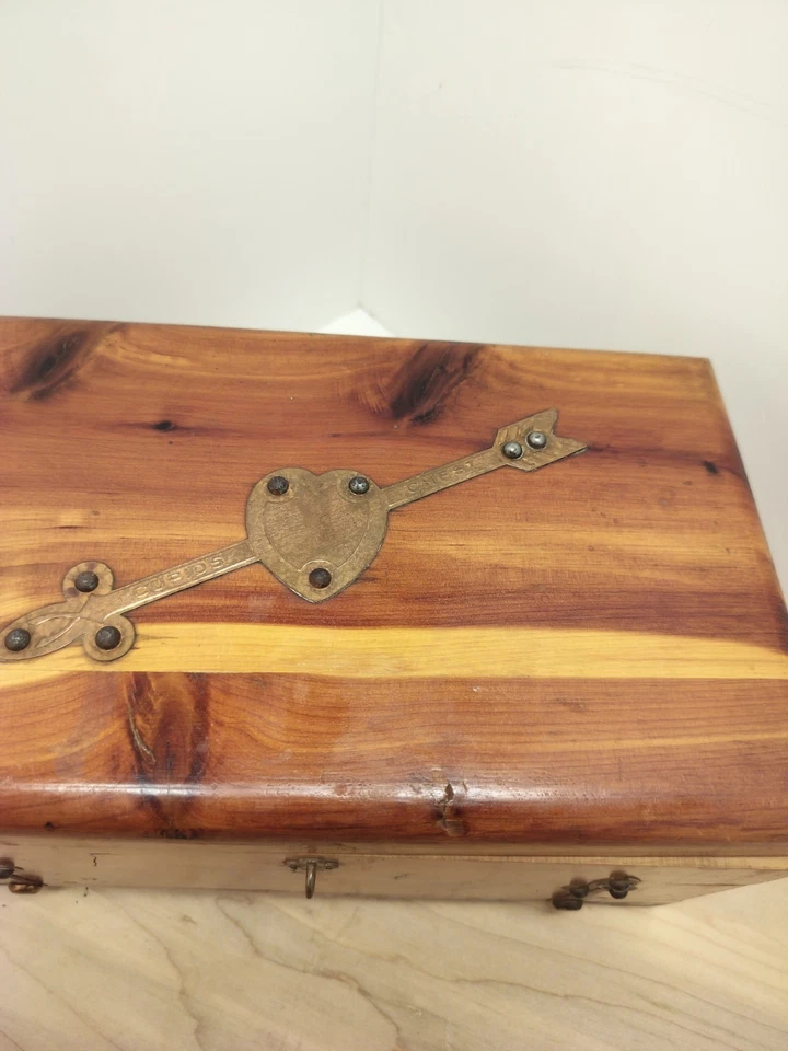 VTG LARGE WOODEN CUPIDS CEDAR DRESSER CHEST BRASS EMBELISHMENTS NO MARKINGS - Image 4 of 4