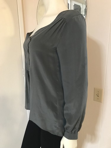 Lil Anthropologie Gray Yoke Front 100% Silk Pull Over Long Sleeved Poet Blouse 4 - Picture 3 of 6