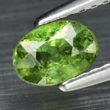 0.65 CT Granate Natural Demantoide Verde Amarillent sin Tratar Madagascar(Vídeo)