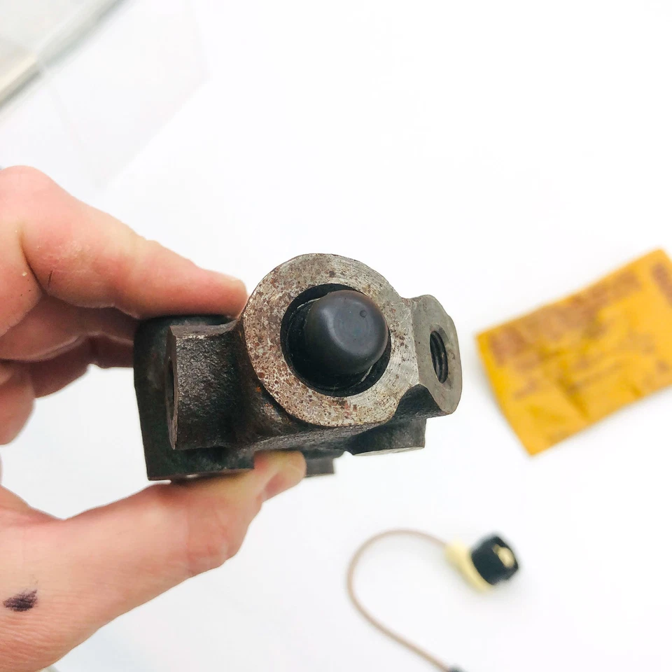 Jeep 5357087 Brake Pressure Regulator OEM NOS Made by Delco - Image 4 of 4