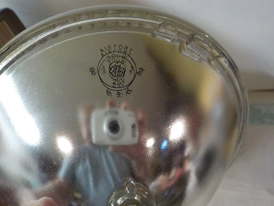 Case of 12 New Old Stock GE Sealed Beam Lamp / Light 300 watt Airport Par 56 - Image 4 of 4