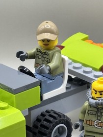 LEGO City Volcano Explorer minifigures qty 4 60124 60125 cty0685 cty0686