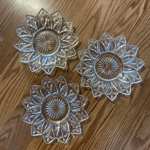 Vintage MCM 1960 Federal Glass Flower Petal  6.5" Bread/Butter Plates Set Of 3.