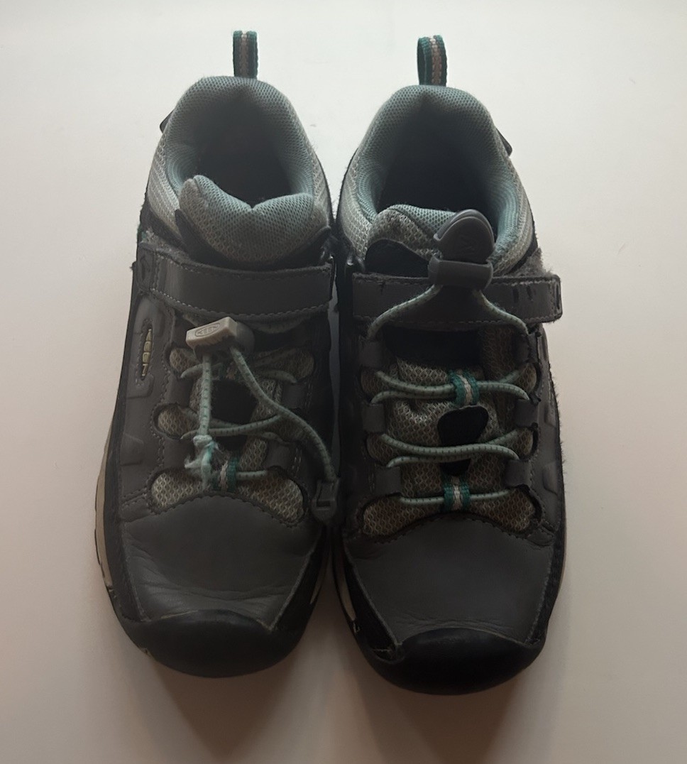 Scarpe da trekking sportive blu Keen Youth taglia 13 bambini grandi