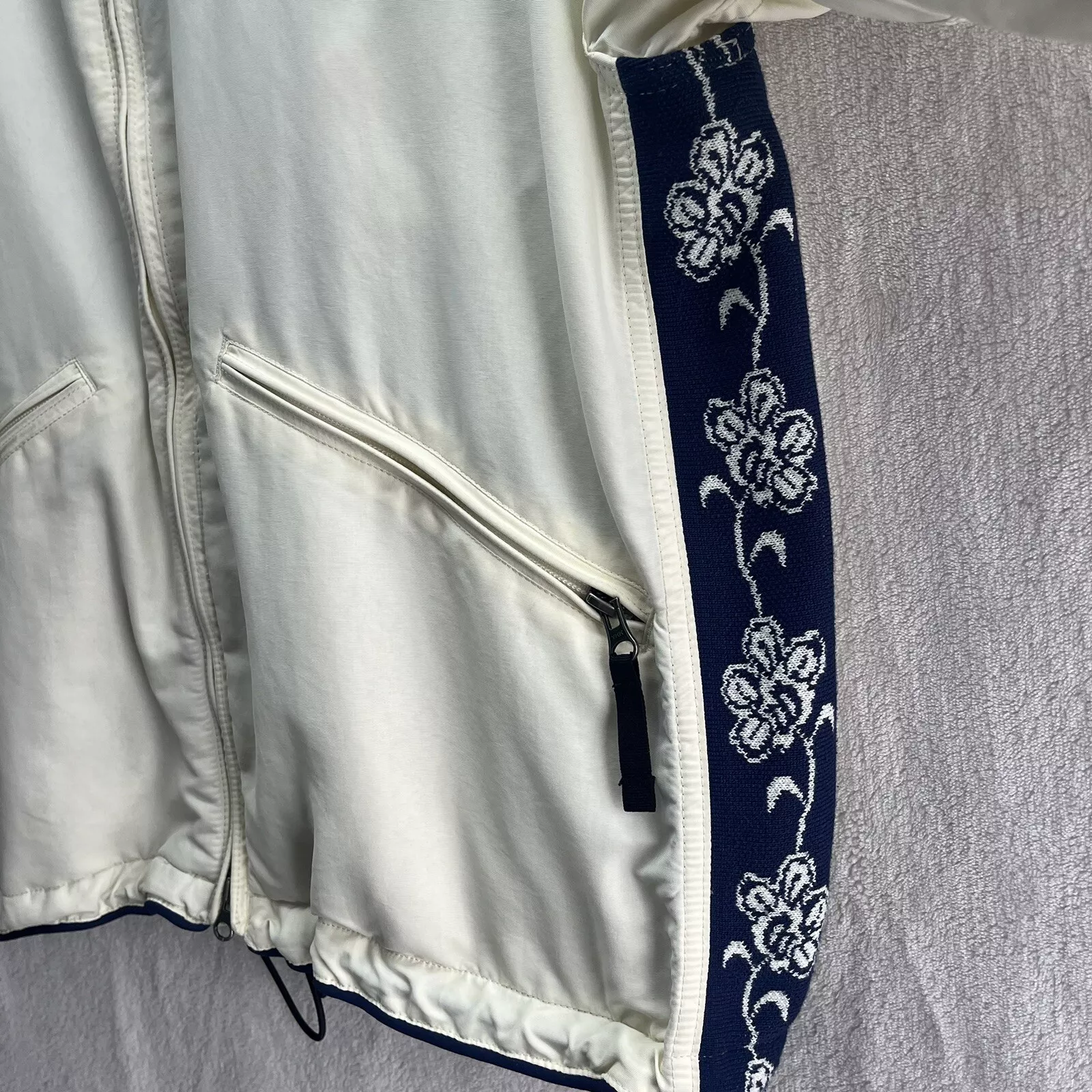 burton vintage ski/snowboard champagne jacket