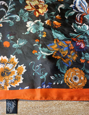 SAKS FIFTH AVE-Vintage 25 Square Multicolor Signature On Edge Of Scarf
