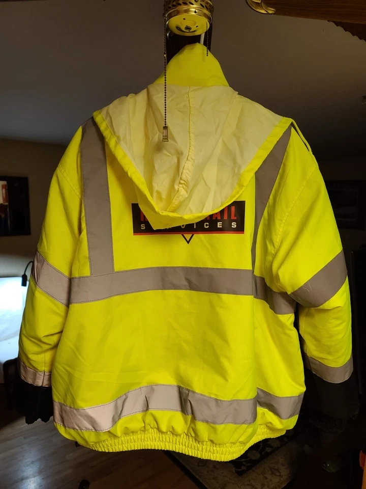 Utility Pro Men's Class 3 High Visibility 3-in-1 Bomber Jacket with Teflon - Image 3 of 4