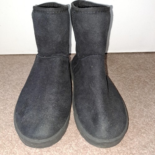 1 Black suede feel pull on flat ankle boots, UK size 5 - Picture 3 of 7