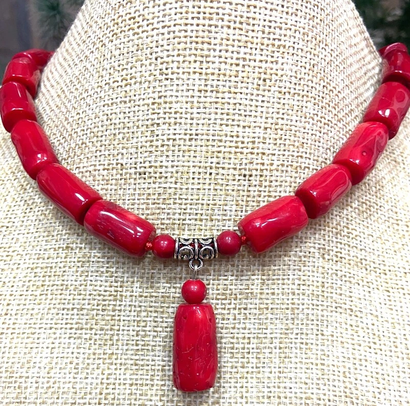 VETEMENTS Collana + ciondolo perle pietre preziose canna irregolare corallo rosso naturale 9 14 mm