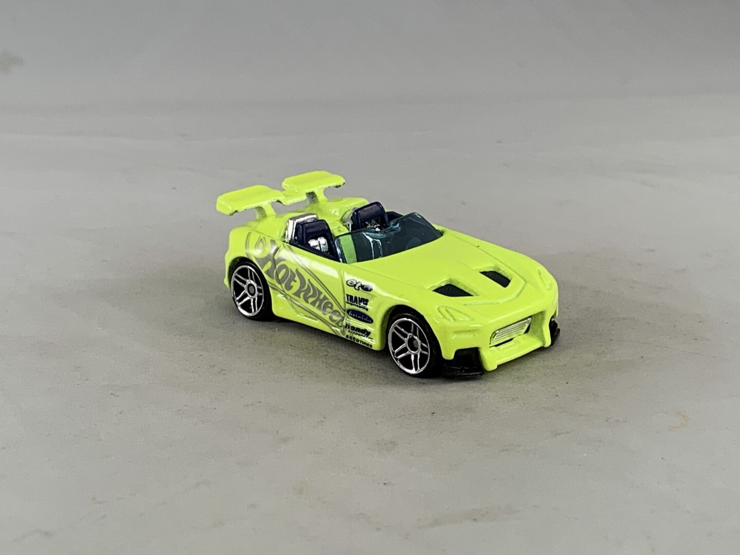 Hot Wheels Tantrum 2002 First Editions Fluorescent Yellow PR5s