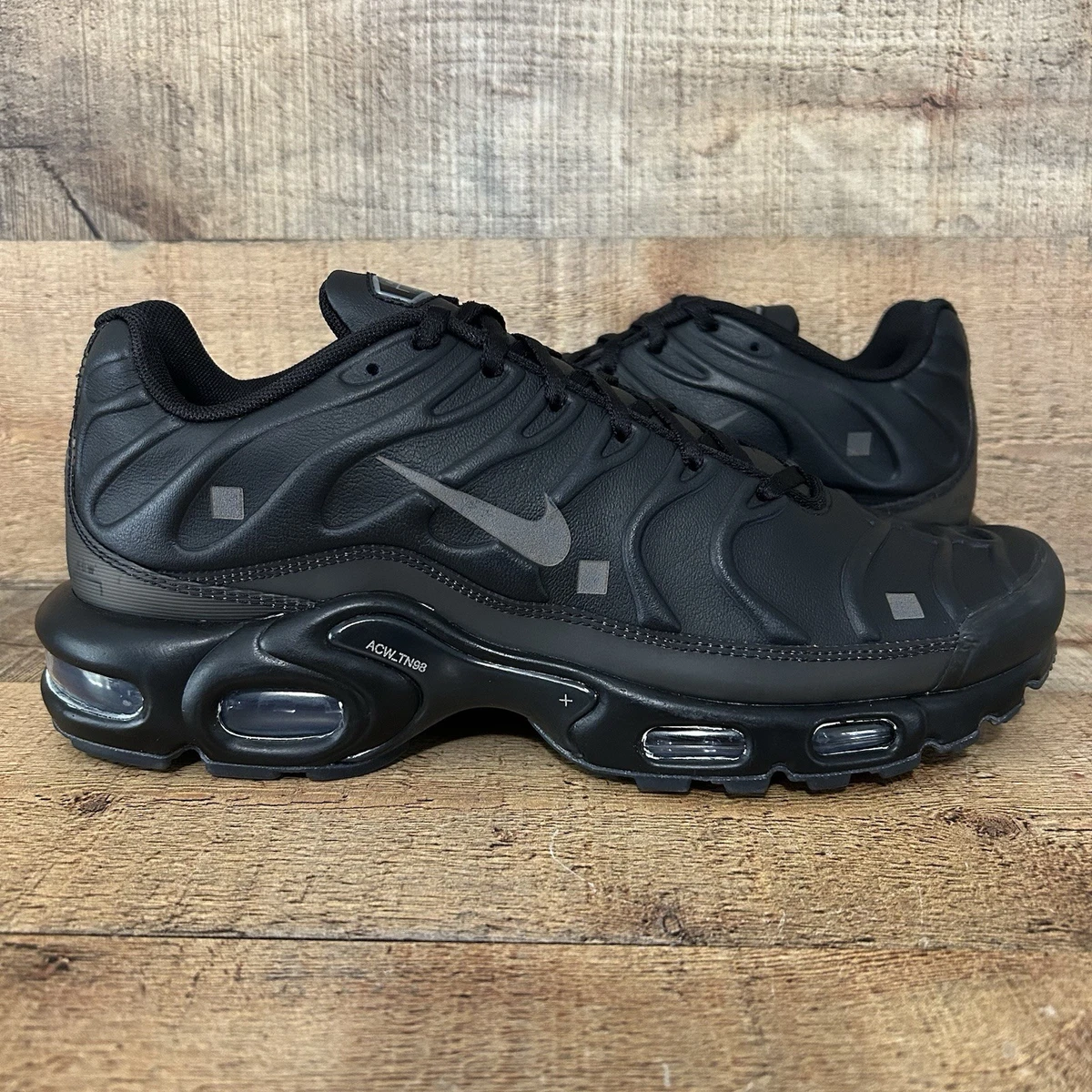 Nike Air Max Plus Low Triple Black for Sale | Authenticity