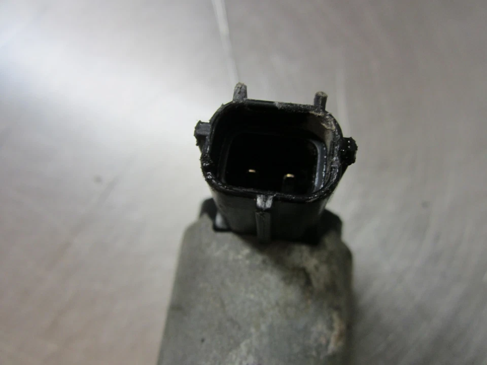 Válvula de control de aire de ralentí para 02-08 Ford E-350 Super Duty 6.8 Foto 2 de 3