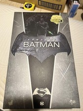 DC Hot Toys DC Comics Armored Batman (2.0) DC Hot Toys DC Comics Armored Batman (2.0)