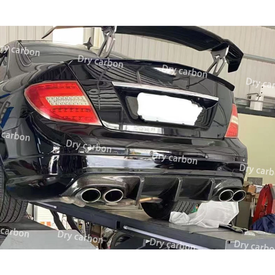 Labio difusor de parachoques trasero de fibra de carbono real para Mercedes Benz W204 C63 2008-2011 Foto 2 de 4