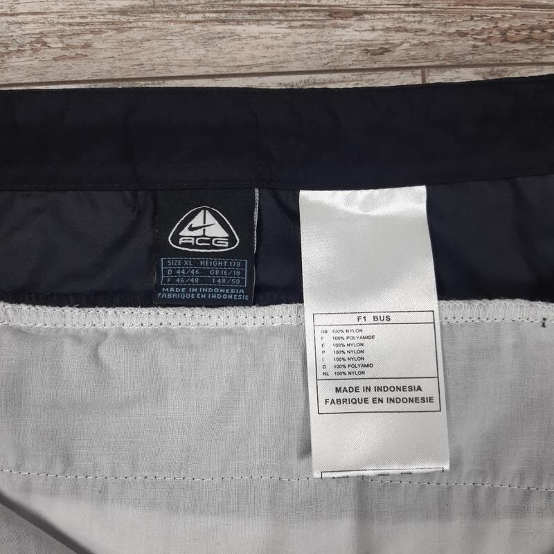 Nike ACG Long Vintage Skirt Women Black Convertible 2 in 1 Nike ACG Long Vintage Skirt Women Black Convertible 2 in 1