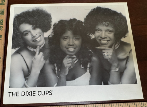 THE DIXIE CUPS (THE MELTONES) CHAPEL OF LOVE -IKO IKO 8x10 PROMO PHOTO