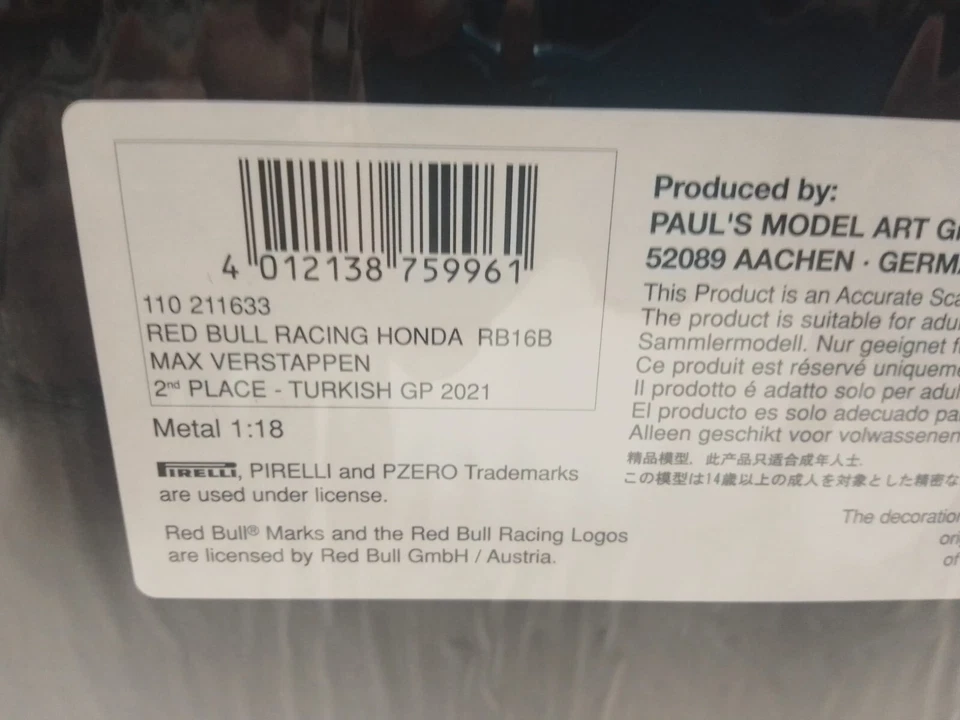 Minichamps Red Bull RB16B Verstappen Turkish World Champion 2021 1/18 110211633 - Immagine 2 di 2