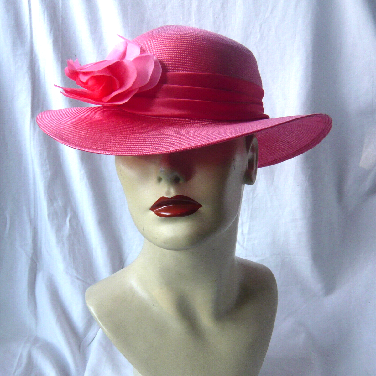 Retro Vintage 'The British Hat Guild' Pink Sisal Hat with Pink