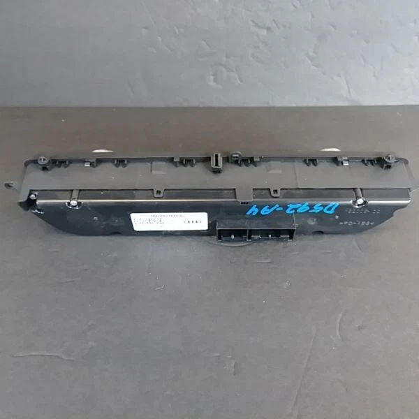 2017 AUDI A4 OEM Temperature Control Opt 9AQ Front ID 8W0820043G Fits 17-19  - Image 3 of 4