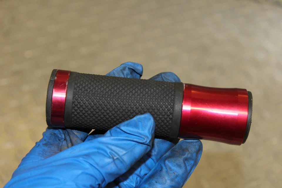 1999 YAMAHA YZF R1 YZFR1 APERTO DE ACELERADOR DIREITO - Imagem 2 de 4