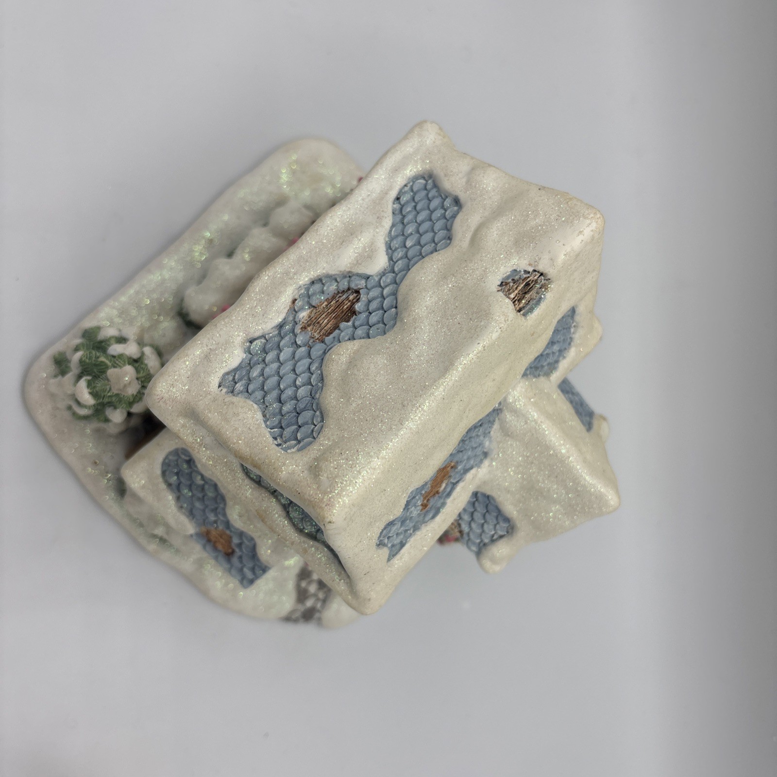 Hawthorne Precious Moments Christmas Carol Village Bob Cratchit House R77