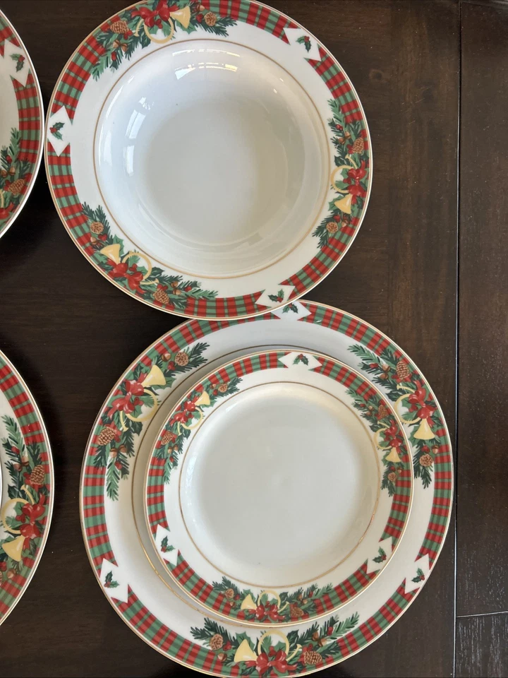 Juego de 12 platos de sopa de tartán de Navidad de firma 4 platos de cena y ensalada Foto 4 de 4