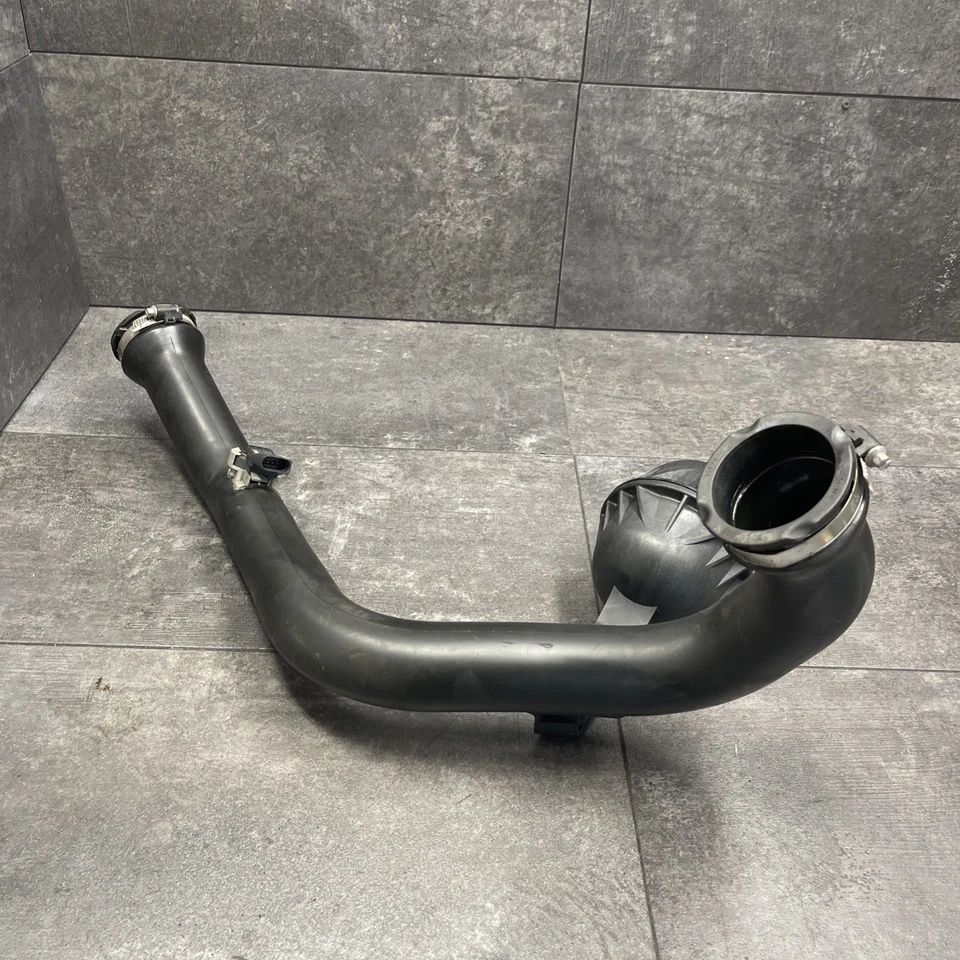 OEM 2018 - 2024 Audi A5 2.0L ENGINE INTERCOOLER LEFT OUTLET HOSE TUBE PIPE - Image 3 of 4