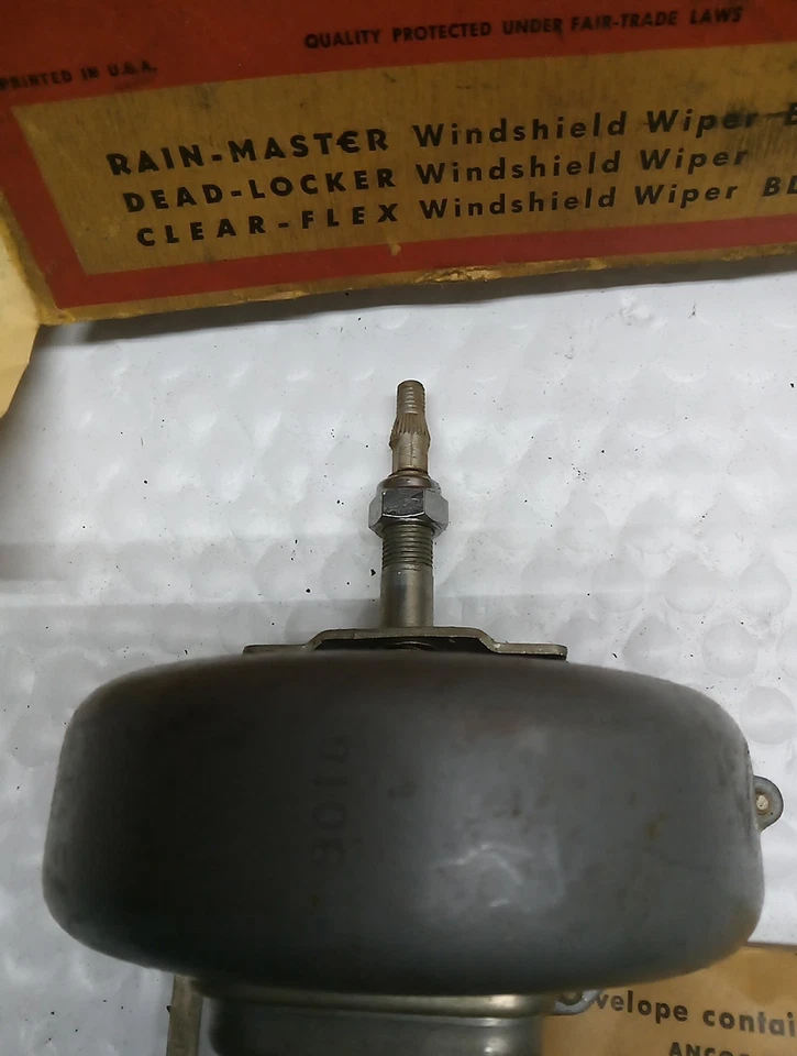 Мотор стеклоочистителя ветрового стекла 1935 Buick серия 40 в коробке - Изображение 3 из 4