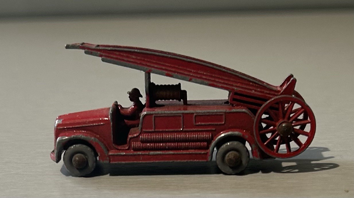 ミニカー MATCHBOX No.9aDENNING FIRE ESCAPE ENGINE MATCHBOX No.9aDENNING FIRE ESCAPE ENGINE