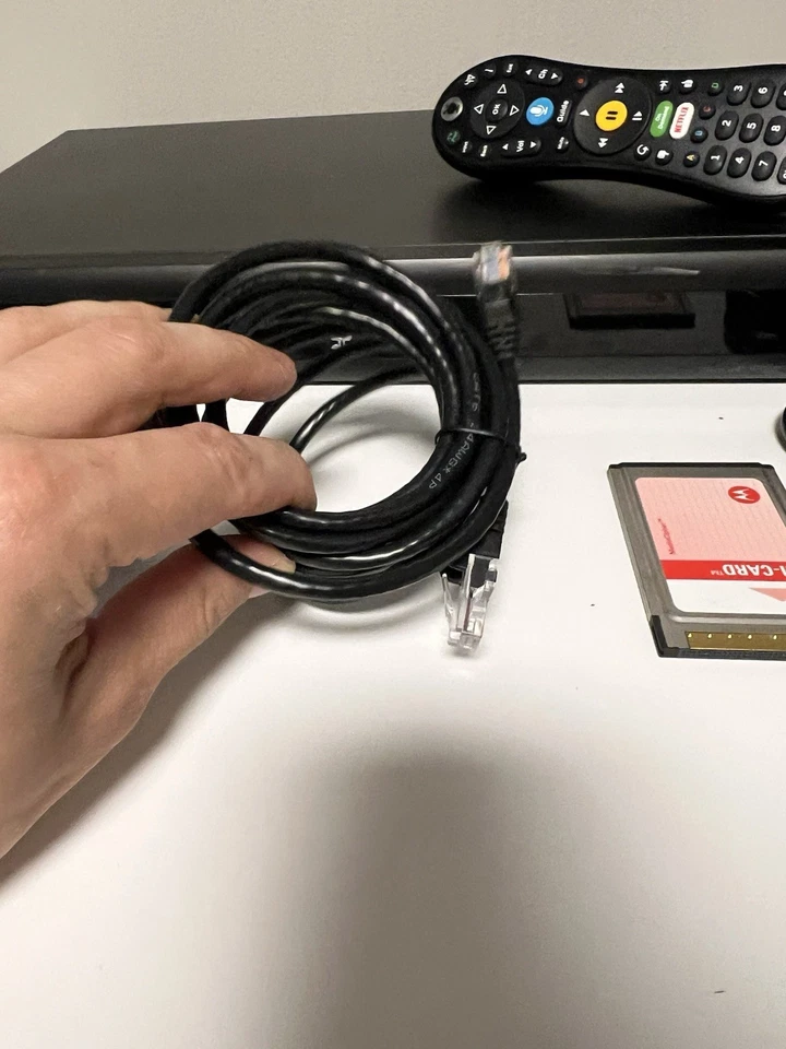 TIVO Premiere Series 4 OTA with remote. Model NO TCD746320 - Image 4 of 4