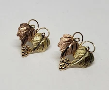 Black Hills Gold 10k Tri Yellow Rose White Gold Grape Leaves Vine Stud Earrings