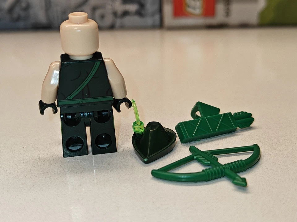 NEW DC Superheroes Green Arrow Custom Lego Minifigure Hat With Feather Classic - Image 4 of 4