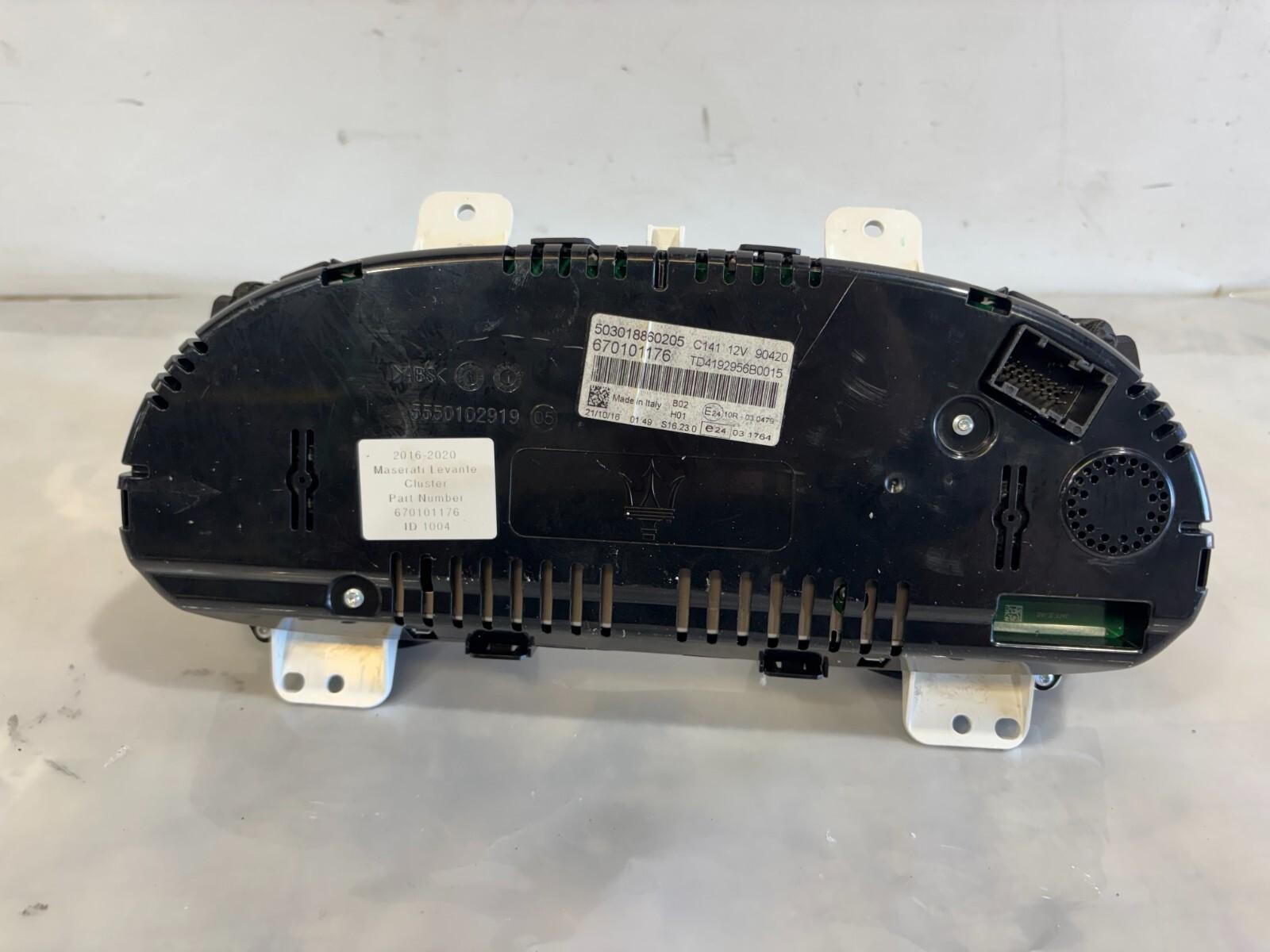 2017 - 2020 OEM MASERATI LEVANTE SPEEDOMETER INSTRUMENT CLUSTER GAUGE 670101176