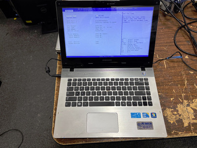 Samsung NP-QX410 Laptop Intel i5 M 480 4GB Ram No HD No OS