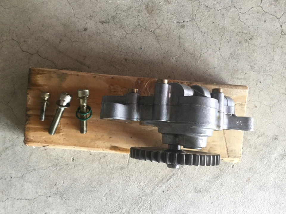 2003 Ducati ST4-S bomba de óleo de motor fabricante de equipamento original, engrenagem e parafusos. - Imagem 4 de 4