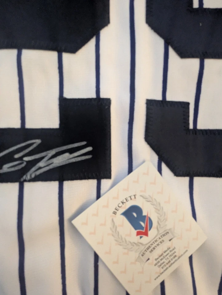 Camiseta a rayas firmada por Gleyber Torres de los Yankees de Nueva York autografiada con certificado de autenticidad Foto 4 de 4