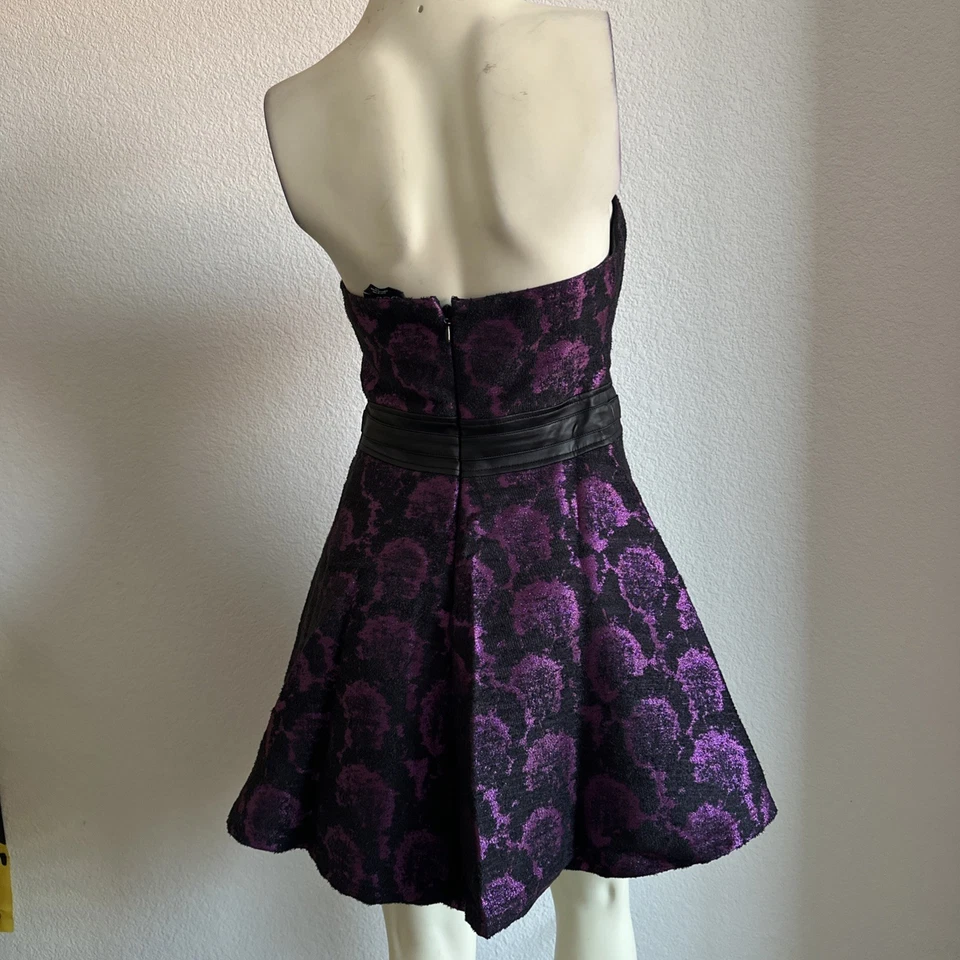 Vestido Bebe Lizzy Coato Buceo Jaqard Talla M Negro y Púrpura $74 Minorista Foto 2 de 4