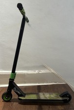 Child’s stunt scooter black metal For freestyle stunt tricks